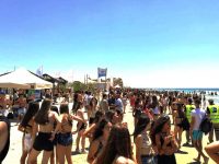 אלפי תלמידים במסיבת חוף