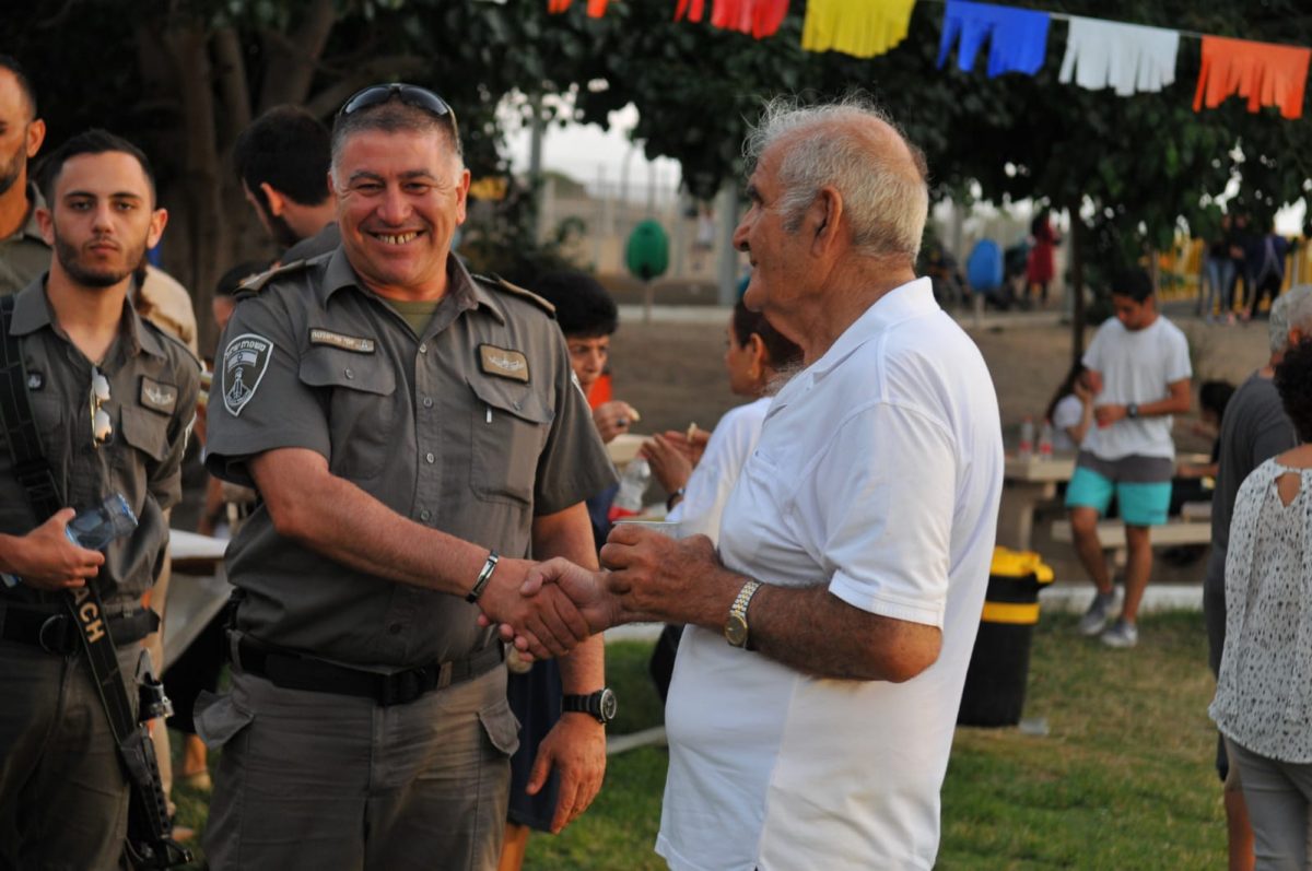 חדרה מחבקת את חיילי צה"ל