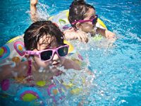 חוגי שחייה: הפיתרון המושלם לחופשת הקיץ