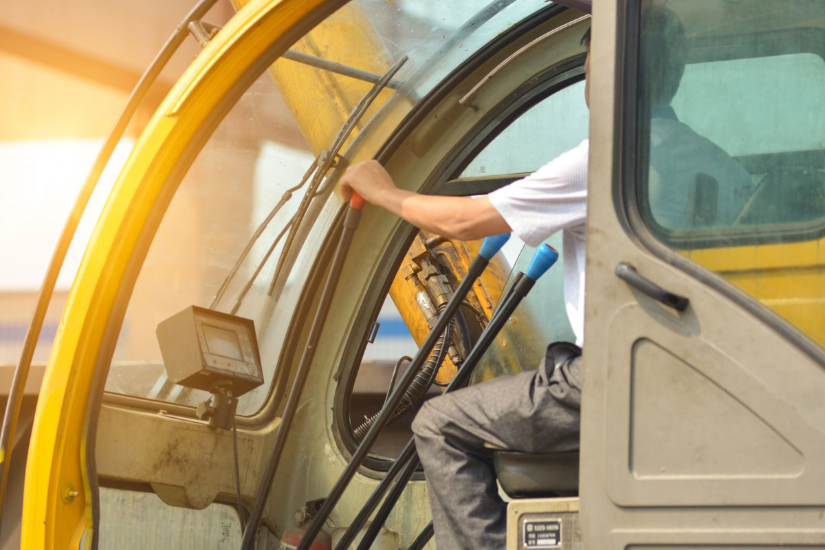 חקור את הכבישים הירוקים: חשיפת כוחם של כלי הרכב החשמליים של קלאב קאר