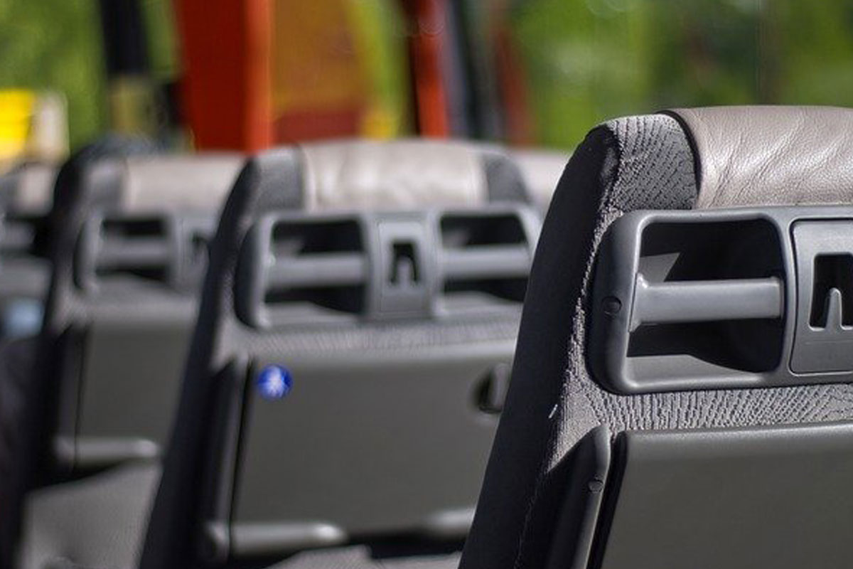 הצבת העדיפות על רווחה ארגונית עם פתרונות הסעות לעובדים