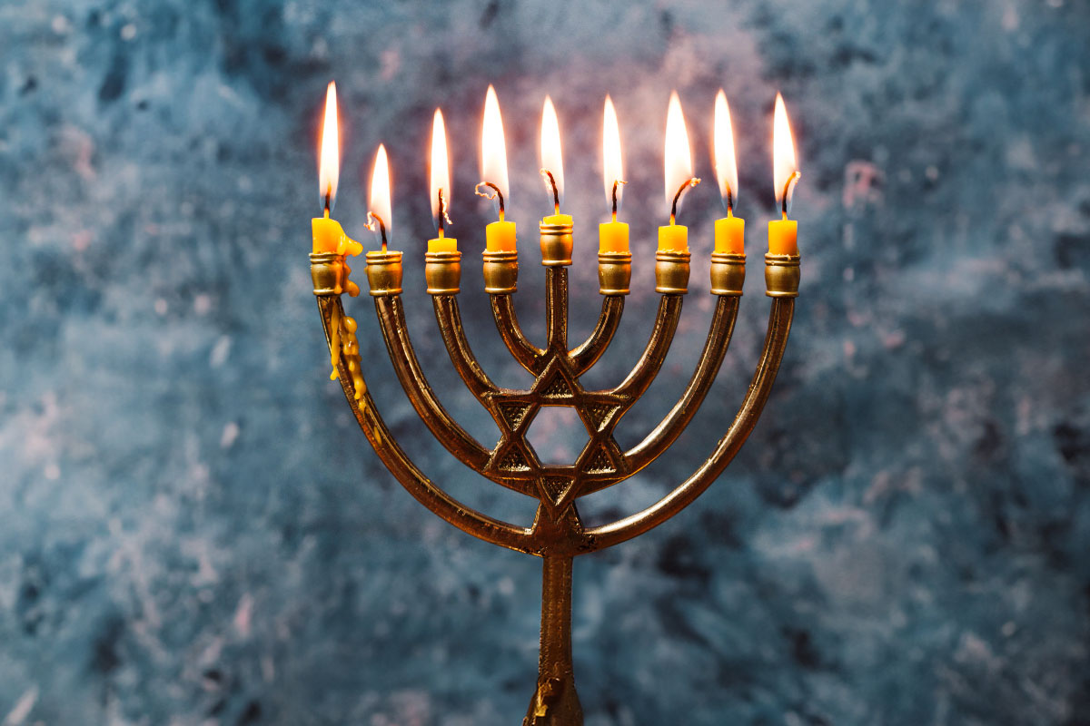 חנוכיות: סמל החג והמסורת היהודית