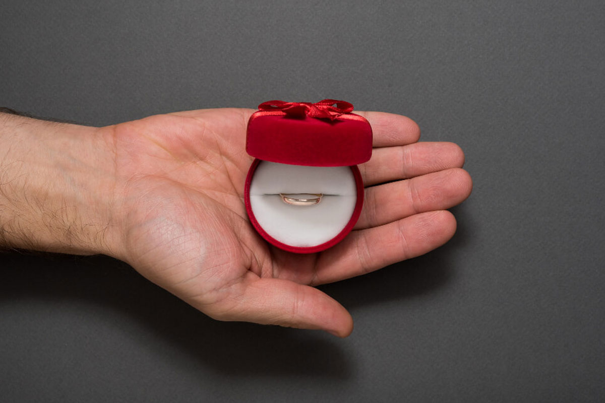 טבעות זהב עדינות: הבחירה המושלמת לענידה יומיומית