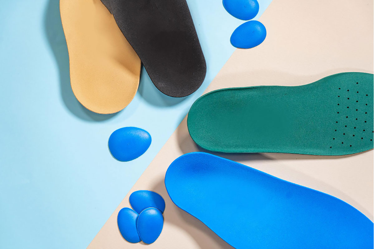 מתקשים לעמוד הרבה על הרגליים? יש לנו פתרון עבורכם