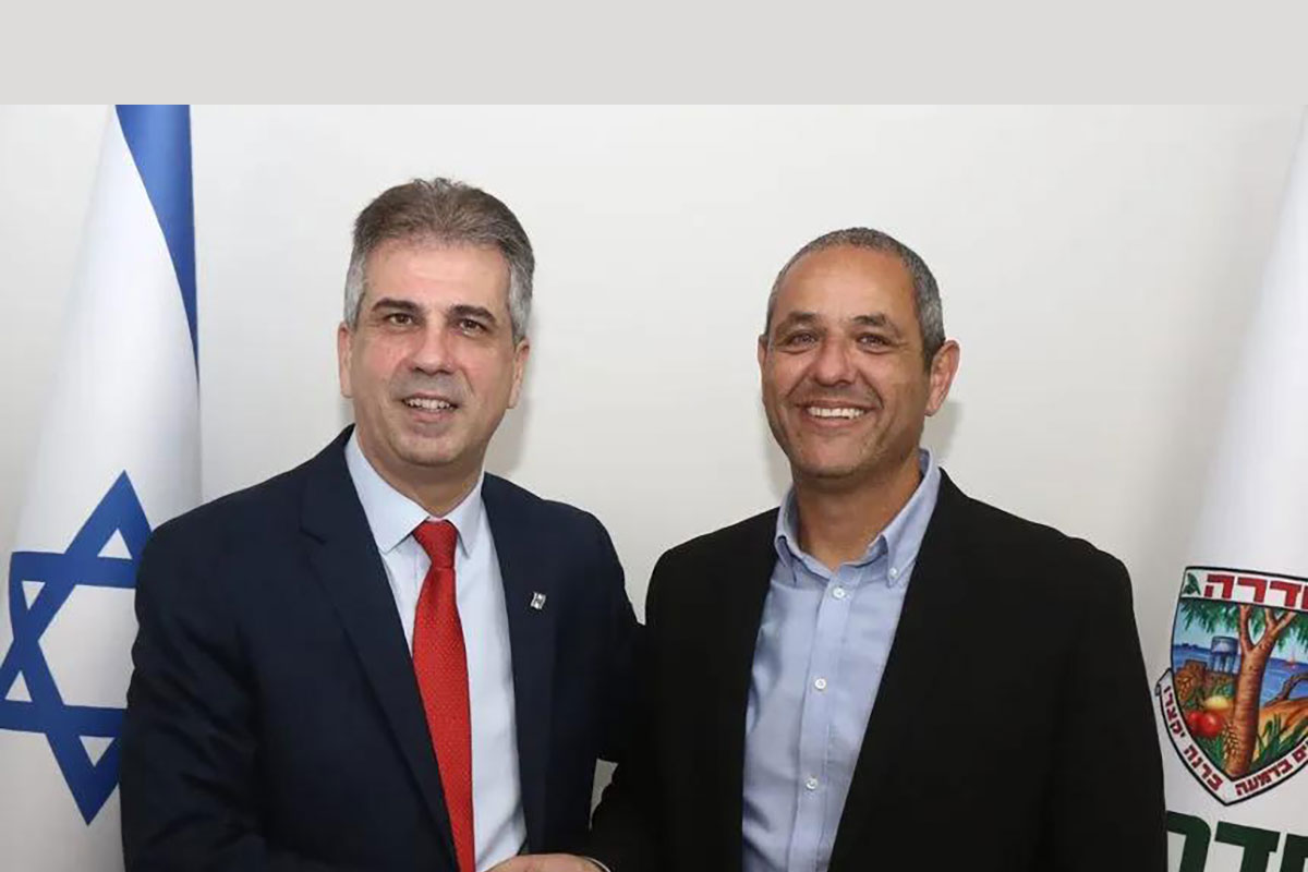 בשורה לתושבי חדרה - השר אלי כהן ממשיך בהסבות תחנות הכוח לגז טבעי.