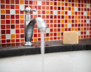 חימום הבית בחורף: איך זה קשור לתשתיות שלא רואים