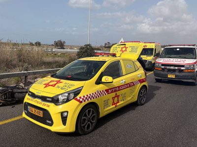 תושב חדרה, רוכב אופנוע כבן 30 נפגע מרכב - מותו נקבע במקום.