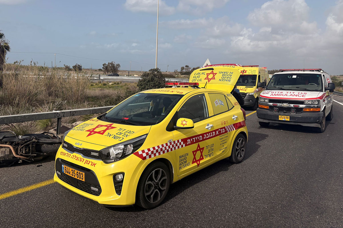 תושב חדרה, רוכב אופנוע כבן 30 נפגע מרכב - מותו נקבע במקום.