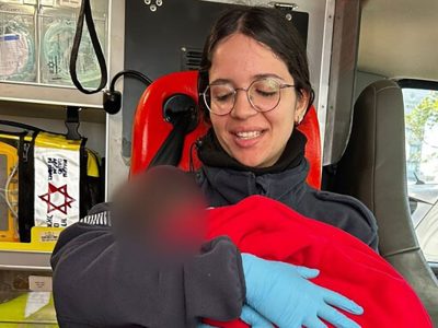 תינוק בן שבוע אותר הבוקר כשהוא מונח בכניסה לבניין המוסד לביטוח לאומי