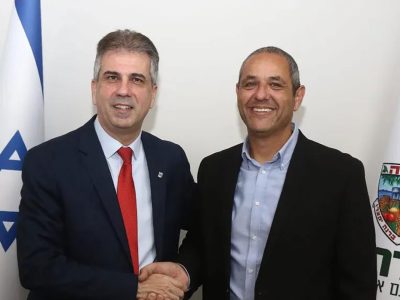 בשורה לתושבי חדרה : מגרש ספורט בעיר יקורה בפאנלים סולאריים לטובת התושבים