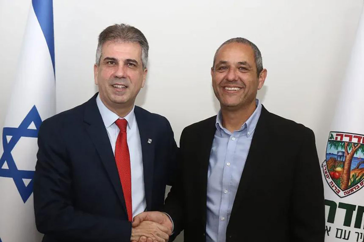 בשורה לתושבי חדרה : מגרש ספורט בעיר יקורה בפאנלים סולאריים לטובת התושבים