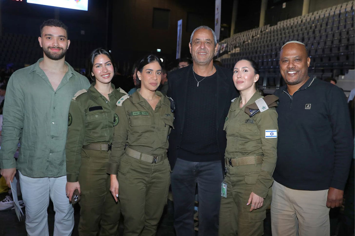 שיא משתתפים: 1000 בני ובנות נוער בכנס המתגייסים העירוני של חדרה