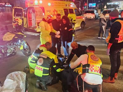 רוכב אופנוע כבן 50 נפגע מרכב – מצבו בינוני