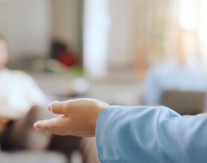 טלי אנגור: בין מעבדה לסלון הבית - המסע האישי