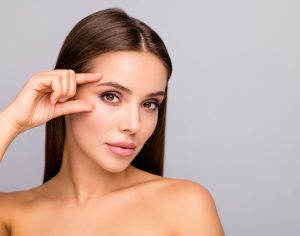 הרמת גבות - המהפך שמעל העיניים: מומחה כללית אסתטיקה מציג את כל השיטות, היתרונות והחסרונות