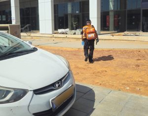 פועל (כבן 25) נפצע בינוני בתאונת עבודה ברחוב אחד העם בחדרה