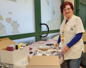 בת ה- 88 שמגיעה להתנדב גם כשהטילים שורקים מעל