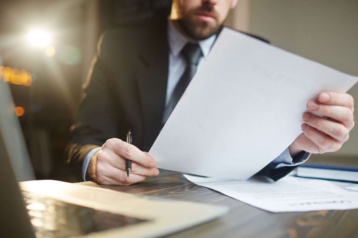 הזכות להישכח והחובה להגן: האתגרים המשפטיים החדשים בלשון הרע